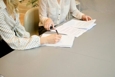 Profesjonalny proofreading i porównanie tekstu na dokumentach